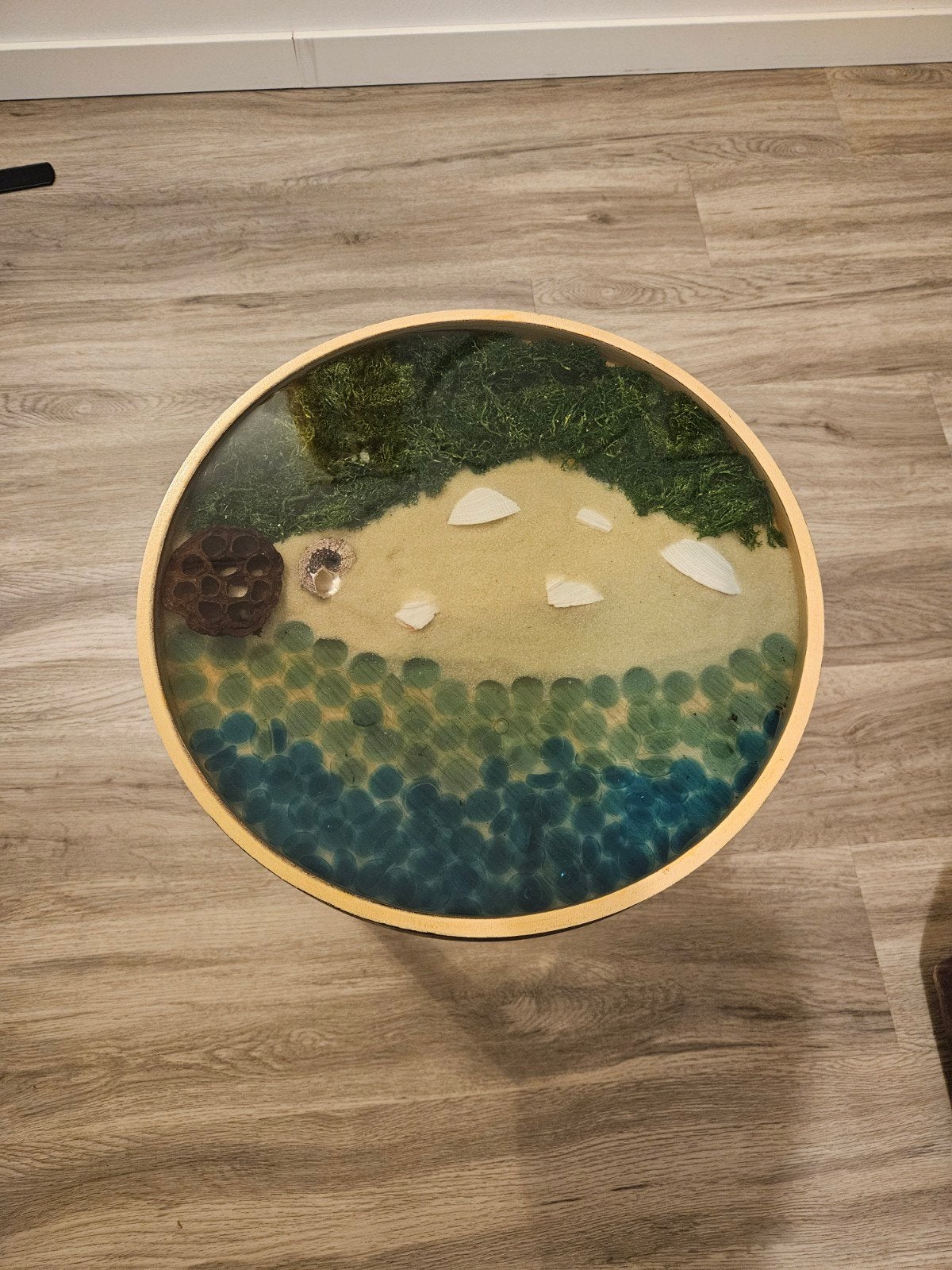 Unieke handgemaakte bijzettafel met epoxy, Minder dan 45 cm, Minder dan 55 cm, Rond, Ophalen of Verzenden
