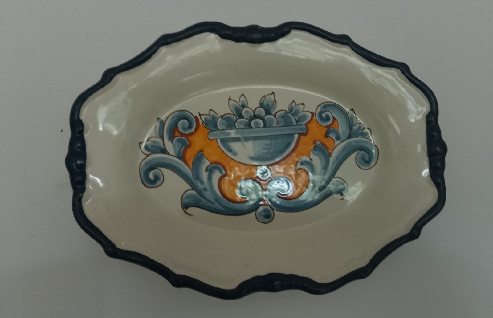 Decoratieve Spaanse schaal met handgeschilderd fruitmotief, Ophalen of Verzenden