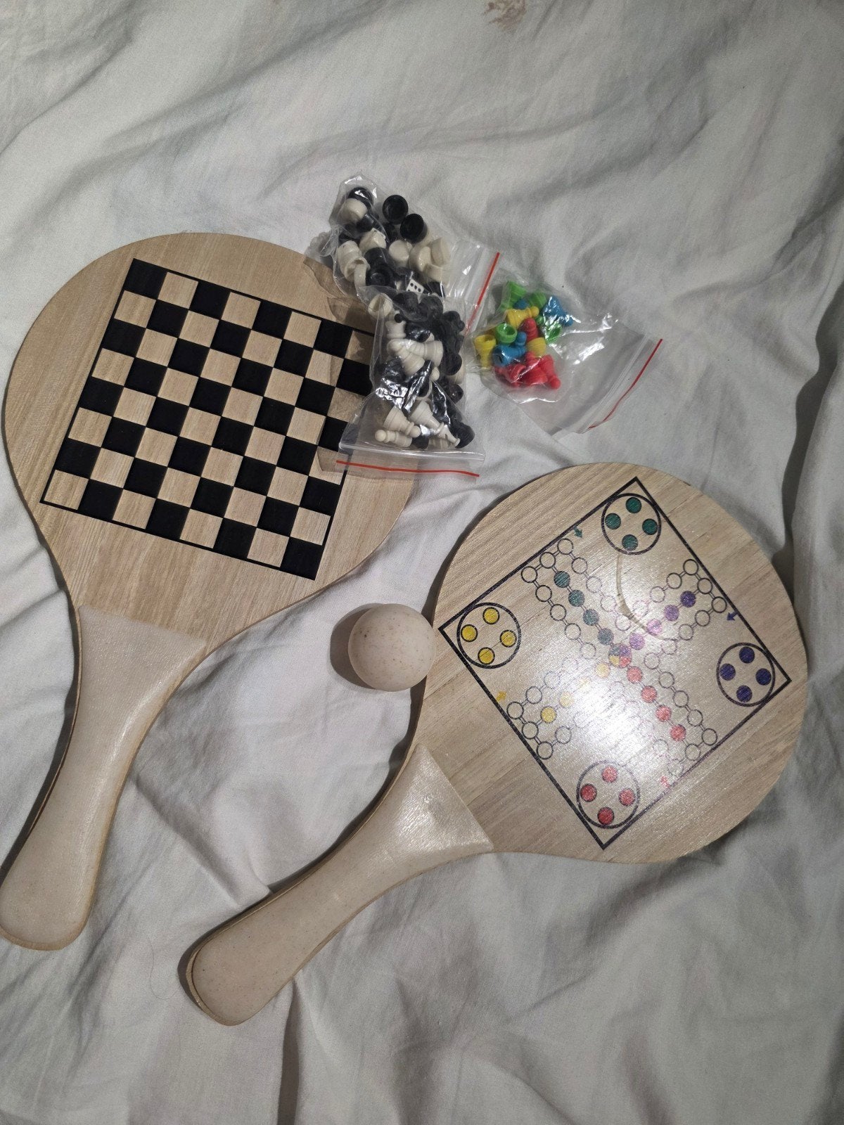 Pingpong set met 2 spellen: schaken en mens erger je niet, Hobby en Vrije tijd, Een of twee spelers, Ophalen of Verzenden, Nieuw