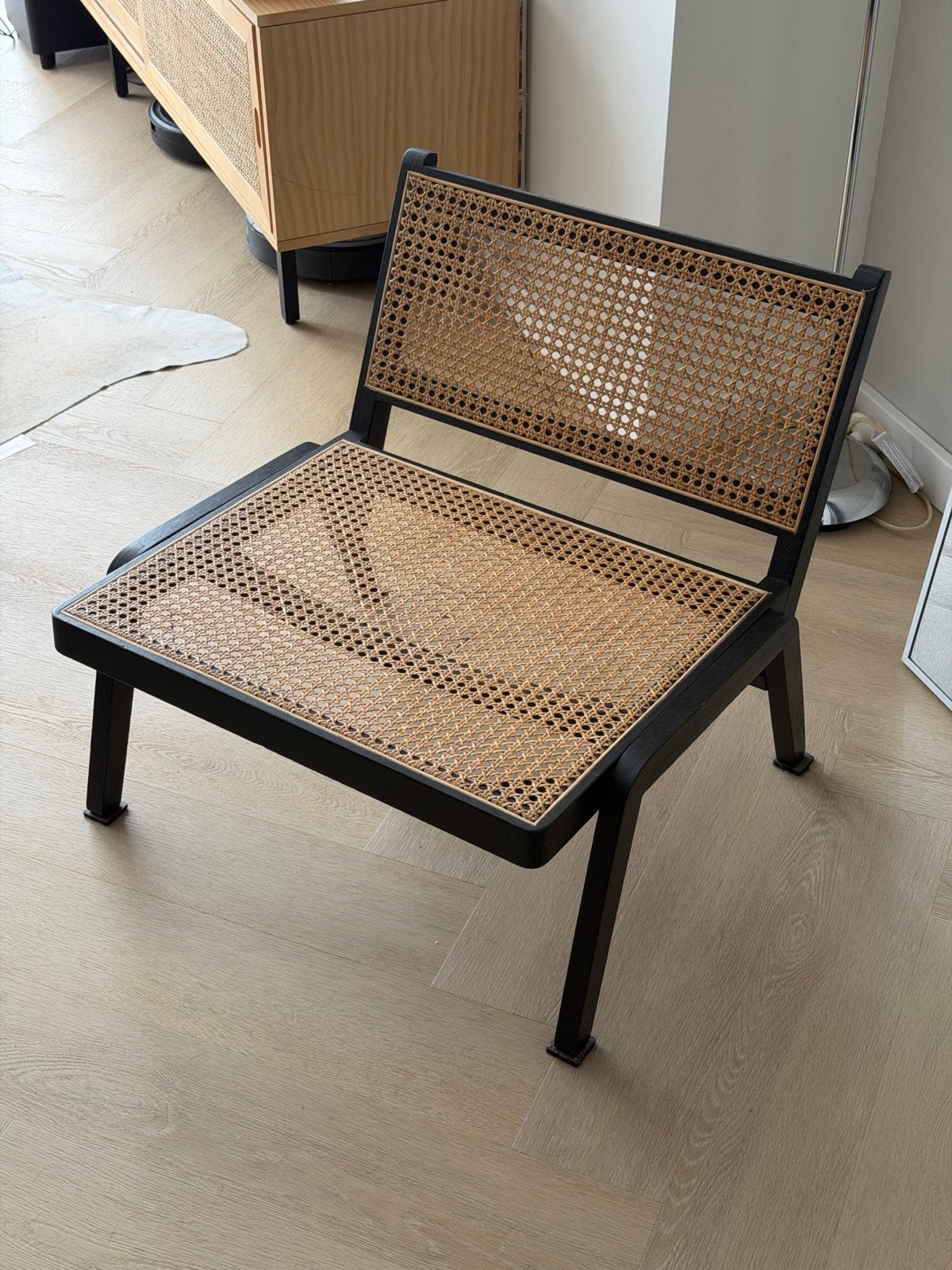 Rotan stoel met zwart houten frame, Huis en Inrichting, Ophalen, Zwart, Zo goed als nieuw, Eén
