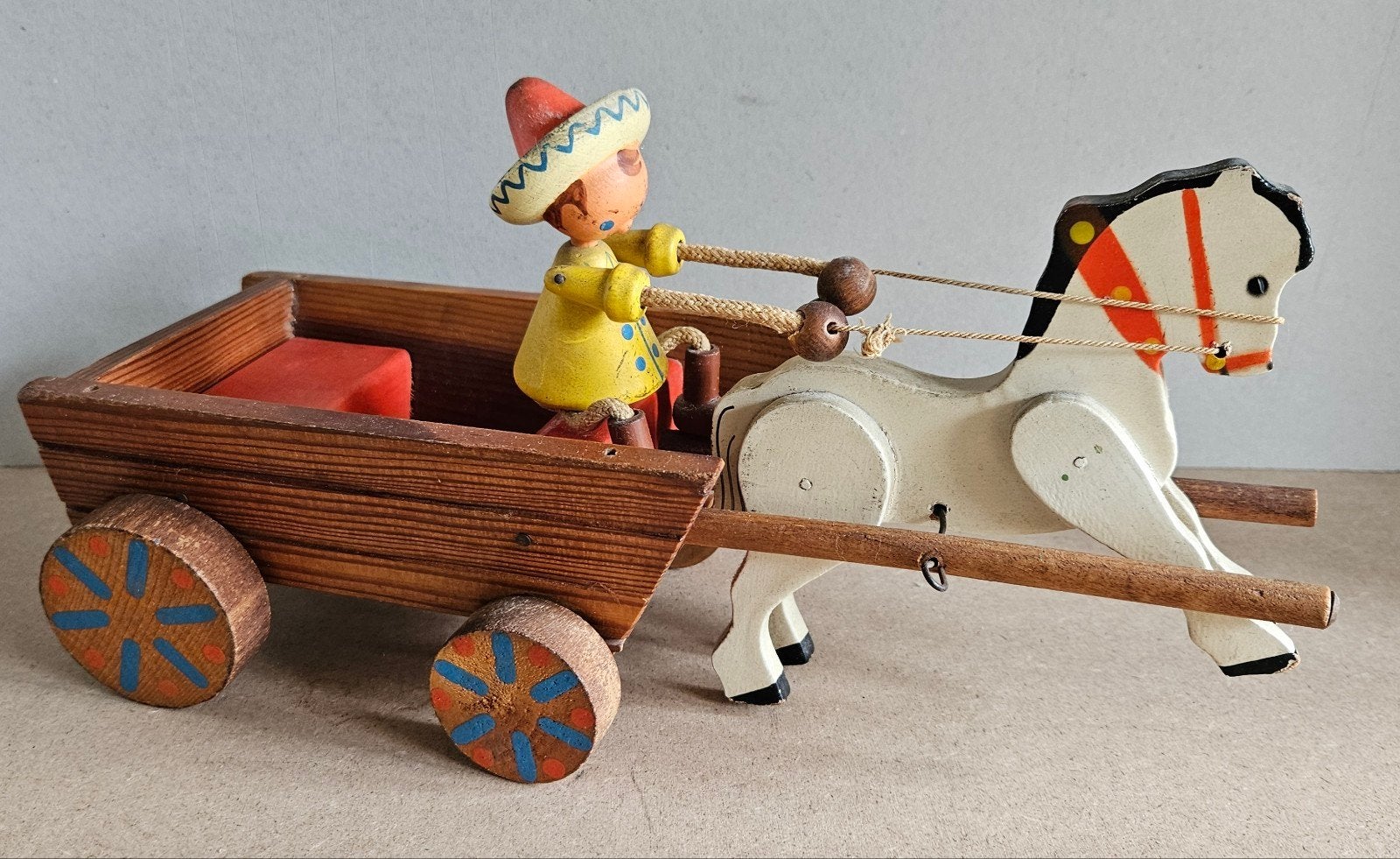 Speelgoed huifkar met bewegend poppetje en paard, 1950, Ophalen of Verzenden