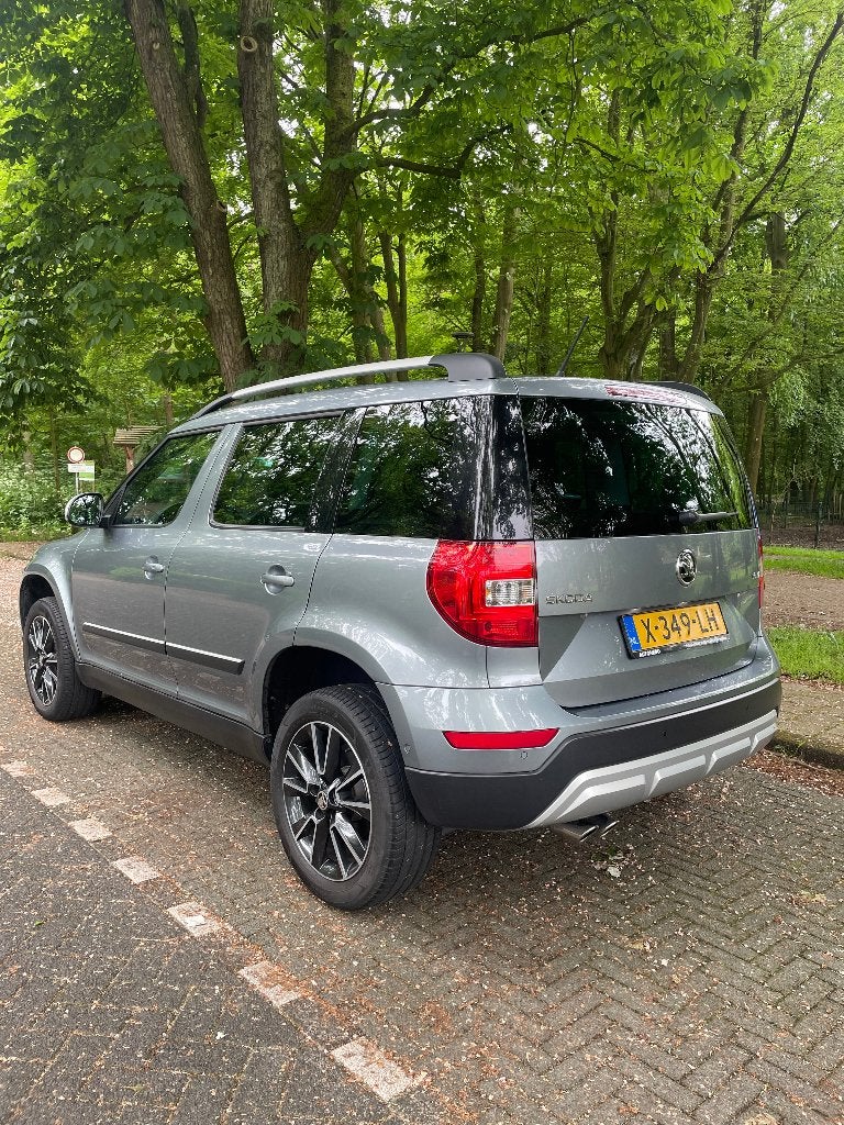 Skoda Yeti 1.4 TSI 92KW 2017 zeer rijk uitgerust! 91d km!, Auto's, Voorwielaandrijving, 4 cilinders, Blauw, 1395 cc