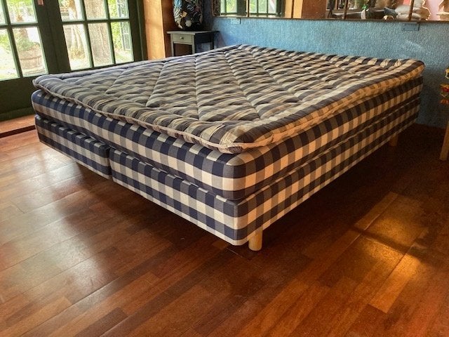 Hastens boxspring wegens emigreren. Matras één geheel., Ophalen, Blauw, 210 cm, Tweepersoons