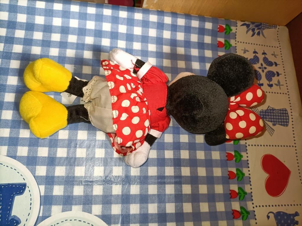 Vintage Minnie Mouse knuffel Disneyland 27 cm groot, Verzamelen, Disney, Ophalen of Verzenden, Mickey Mouse, Gebruikt, Knuffel