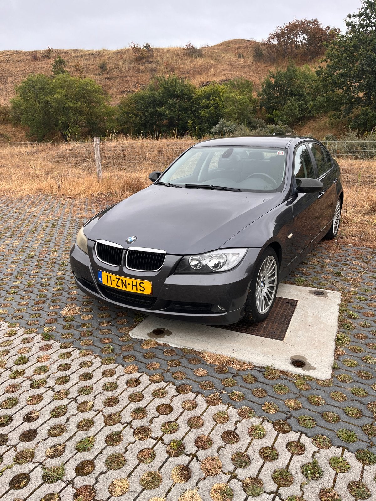 BMW 3-Serie 2.0 I 318 2008 Grijs, Achterwielaandrijving, 75 €/maand, Handgeschakeld, Grijs