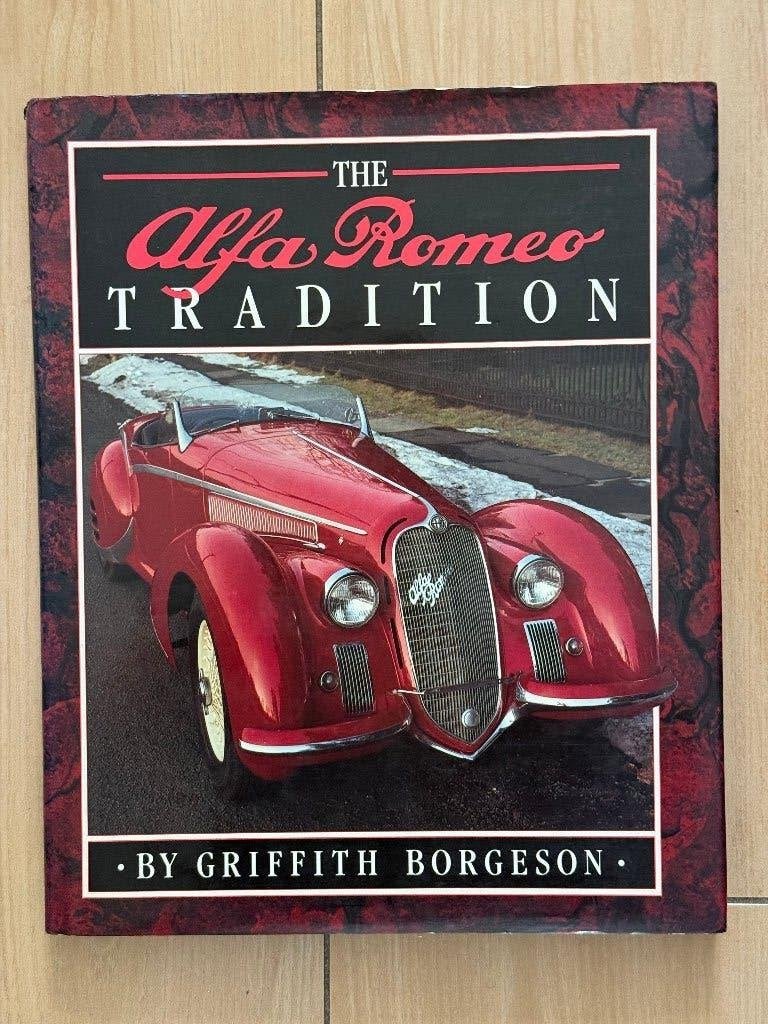Boek The Alfa Romeo Tradition, Gelezen, Alfa Romeo, Ophalen of Verzenden, Griffith Borgeson