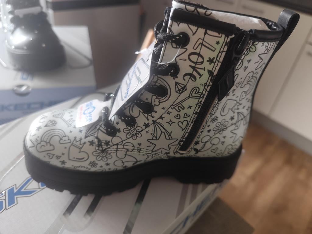 Skechers schoenen nieuw mt 28, Ophalen of Verzenden, Nieuw, Meisje, Schoenen
