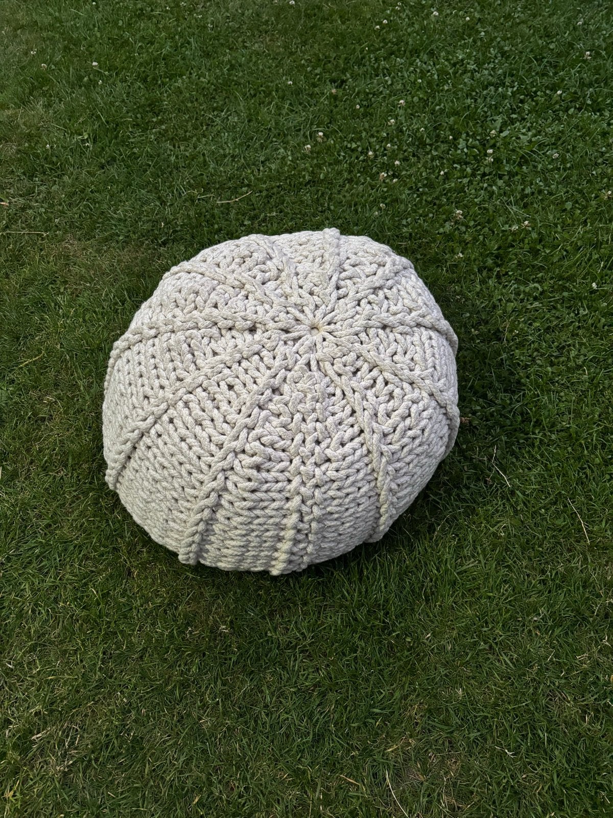 Gevlochten poef - Handgemaakt en comfortabel, Ophalen, Gebruikt, Rond, Minder dan 50 cm