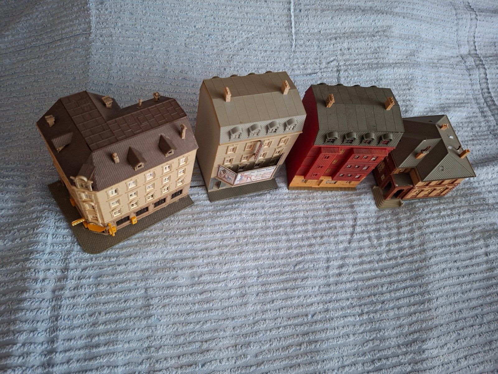 H O huisjes voor op een trein baan, Gebruikt, Gelijkstroom of Wisselstroom, Brug, Tunnel of Gebouw, Ophalen