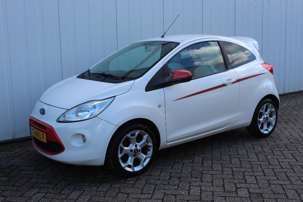 Ford Ka 1.2 69pk Titanium X AIRCO ZEER MOOI ! !, Auto's, Stof, 1200 kg, Ka, Wit