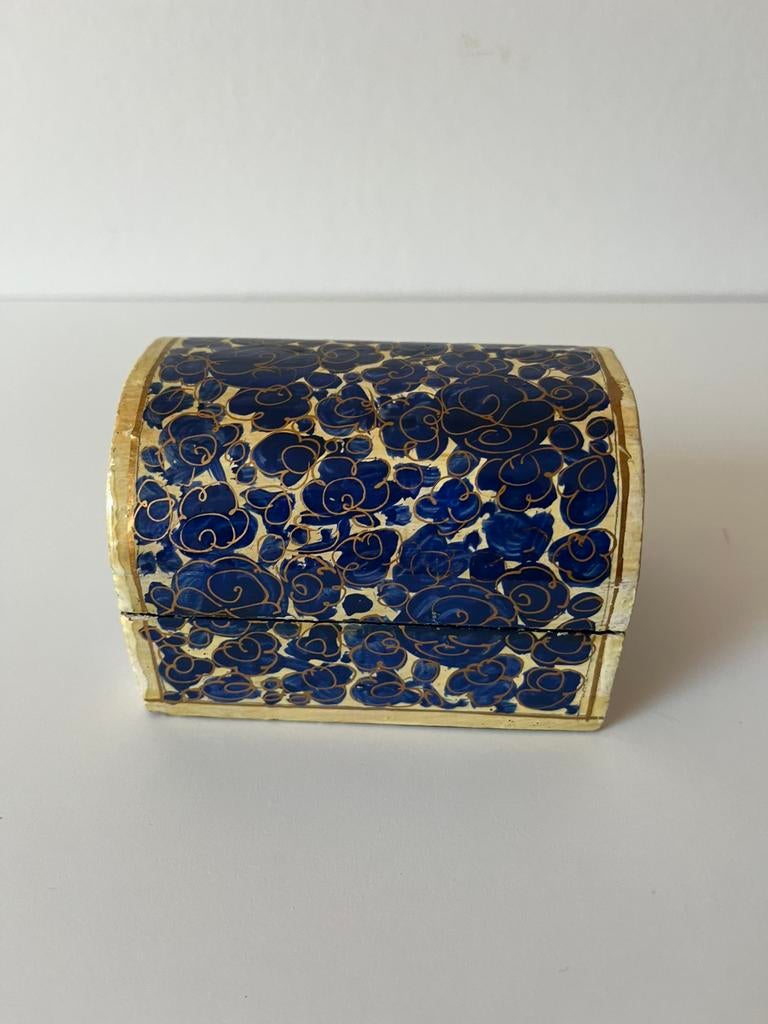 Kleine houten doos, met de hand beschilderd, Ophalen