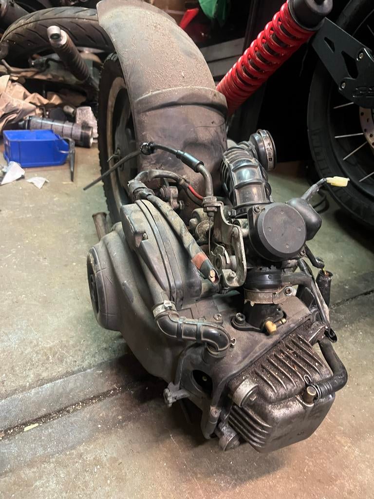 Diverse Piaggio & Kymco motorblokken - 50cc & 125cc, Fietsen en Brommers, Brommeronderdelen | Scooters, Gebruikt, Kymco, Blok
