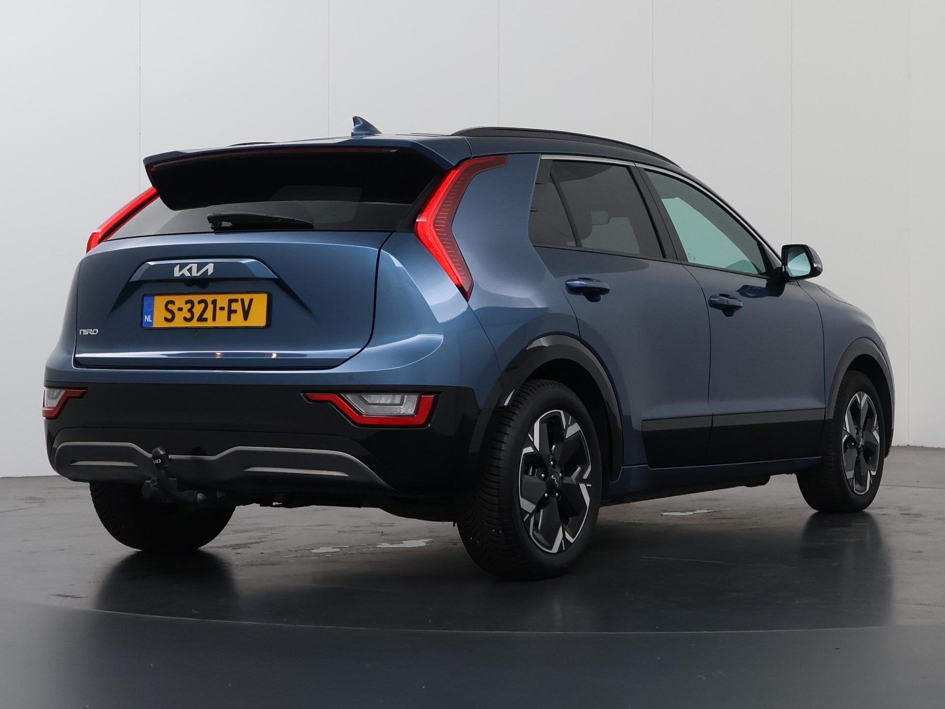 Kia Niro EV ExecutiveLine 64.8 kWh | Trekhaak | Panoramadak, Auto's, Kia, Lichtsensor, Gebruikt, 750 kg, Origineel Nederlands