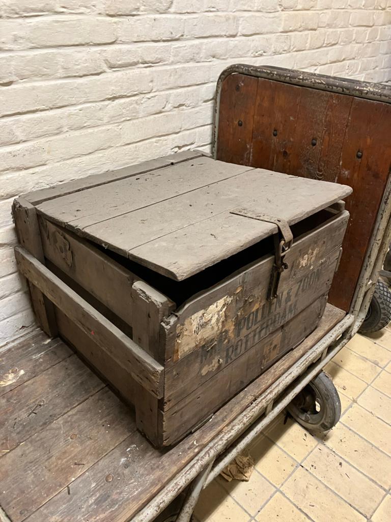 Antieke houten kist van MP. Pollen & Zoon Rotterdam, Ophalen