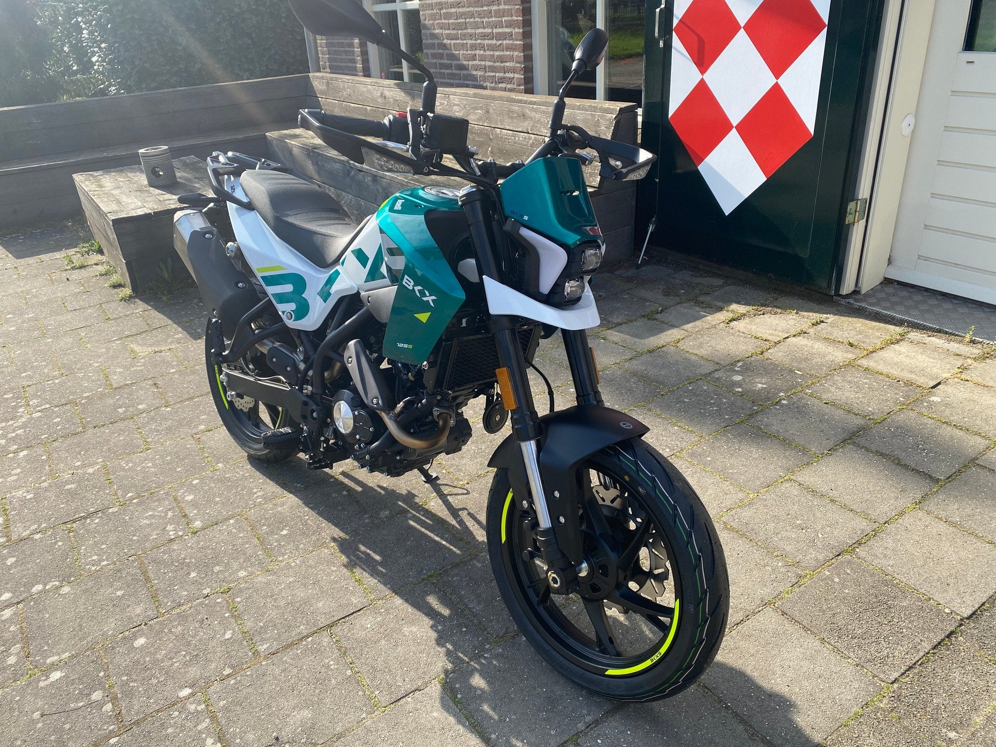 Benelli BKX 125 S ABS A1 (bj 2026), Nieuw, Strada Fornace Vecchia 30
61122  Pesaro, IT, Bedrijf, Support@benelli.com