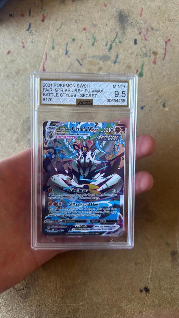 Pokemon rapid strike urshufu vmax alt art ags 9.5, Ophalen of Verzenden, Zo goed als nieuw