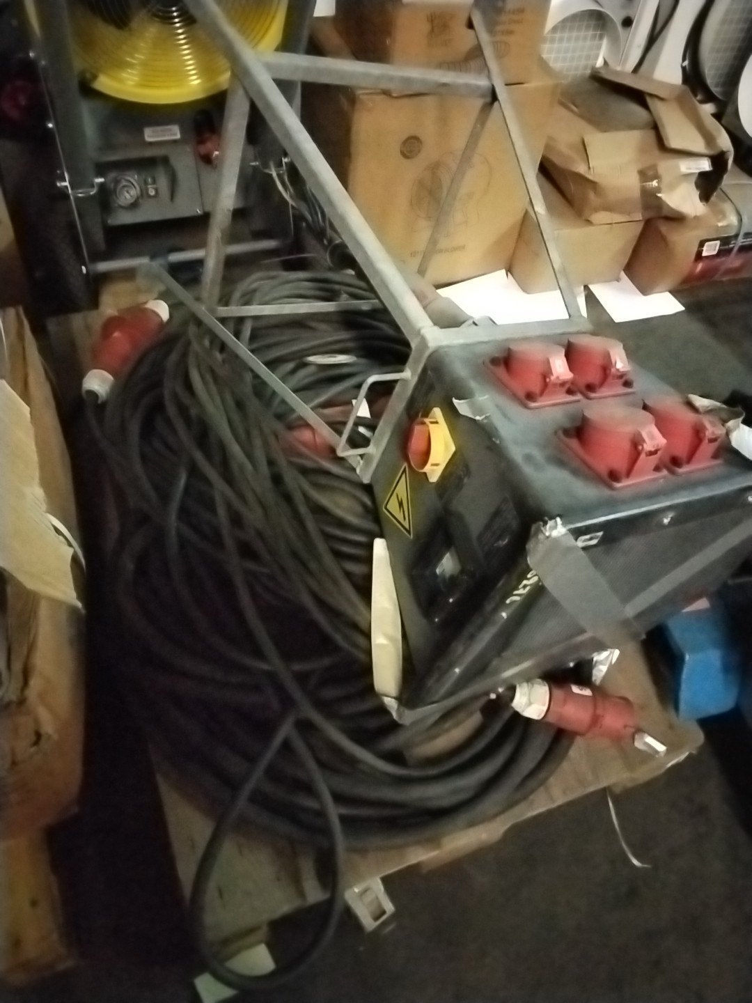 Stroomverdeler met kabels, Ophalen, Kabel of Snoer
