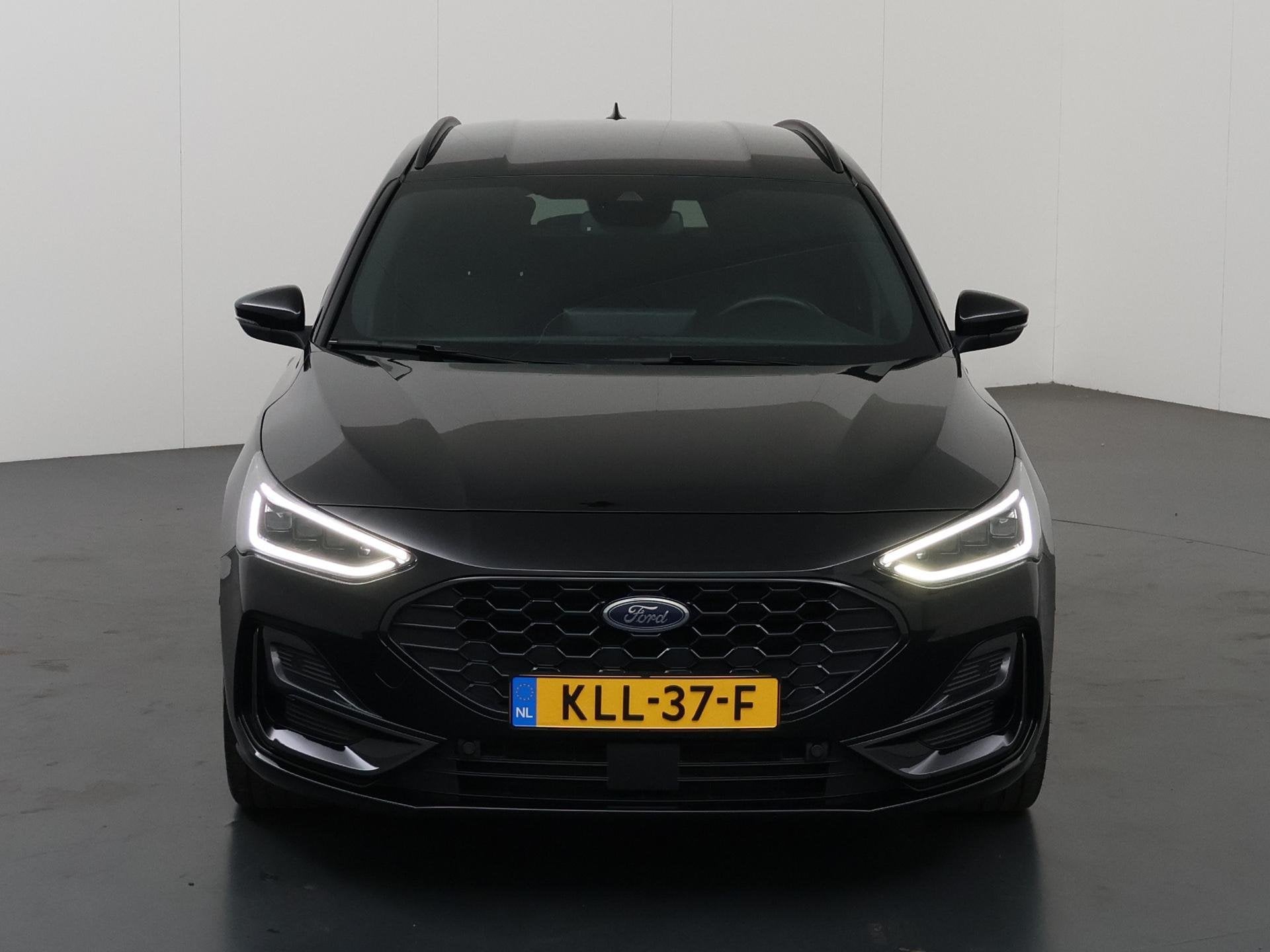 Ford Focus Wagon 1.0 EcoBoost Hybrid ST Line X | Winterpakke, Stof, Gebruikt, Zwart, 19 km/l