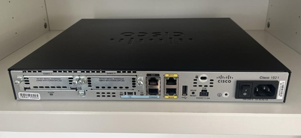 Cisco 1921 Router – Zakelijke VPN/Firewall Router, Computers en Software, Routers en Modems, Ophalen of Verzenden, Gebruikt, Router