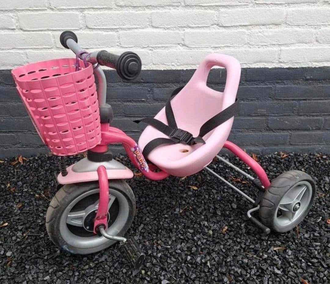 Roze Puky driewieler met mandje en veiligheidsgordel, Fietsen en Brommers, Ophalen, Terugtraprem, Gebruikt, Verstelbare zitting