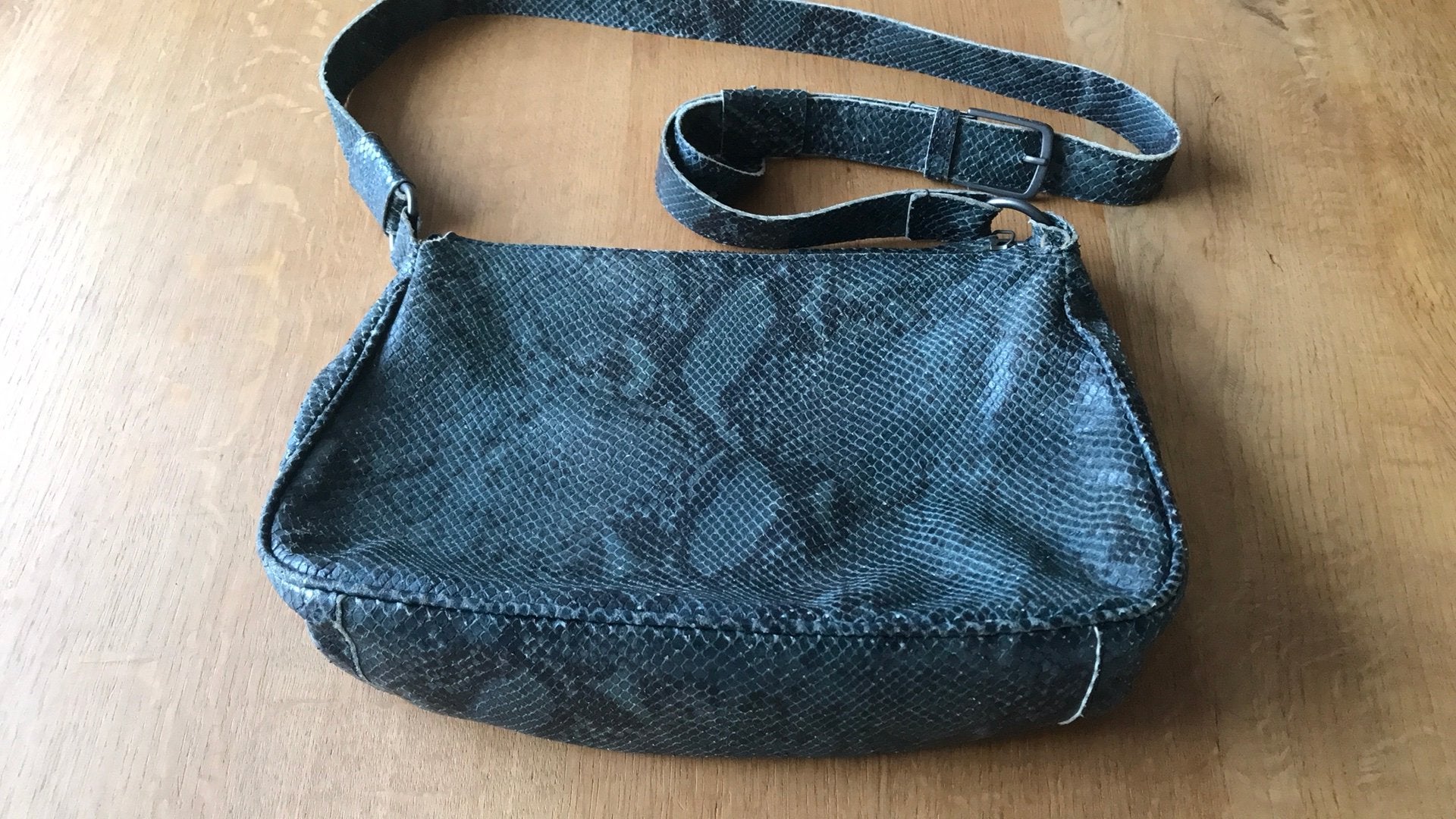 Fred de la Bretoniere crossover tas slangenleer 30x22, Ophalen of Verzenden, Zo goed als nieuw, Grijs, Schoudertasje