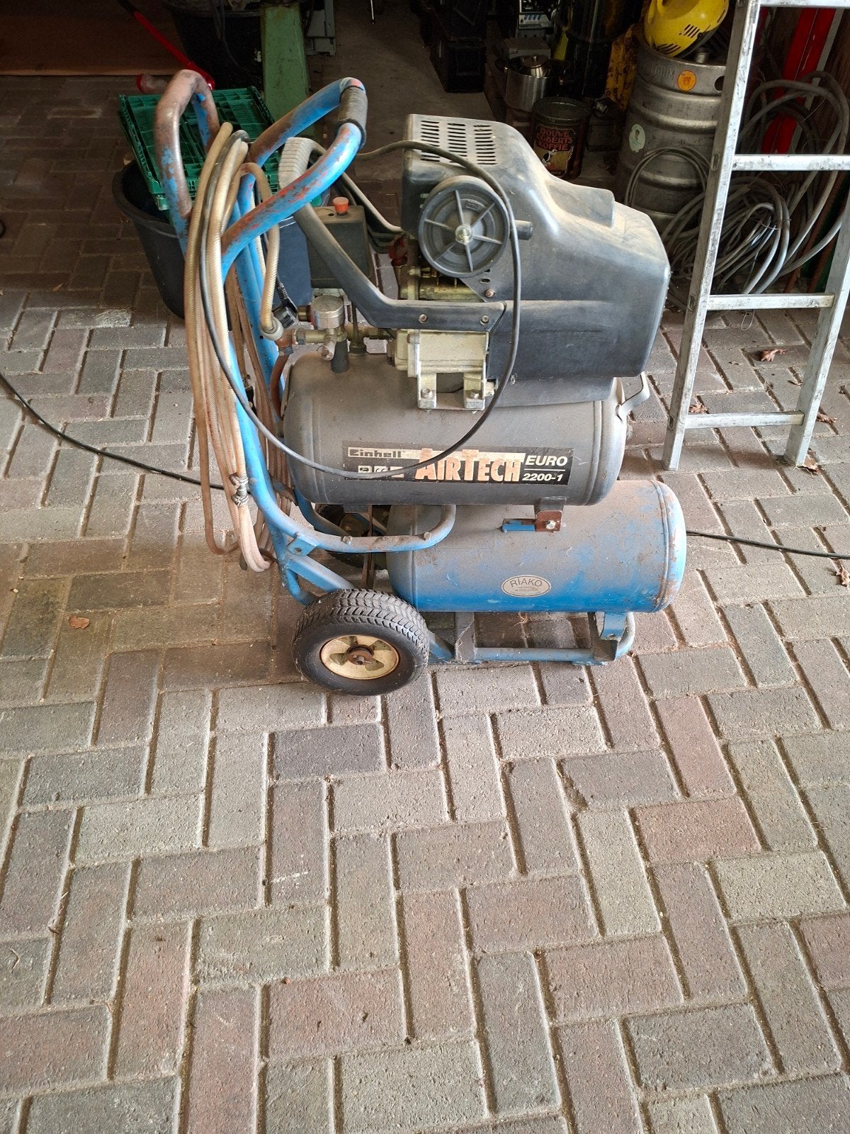 Einhell Airtech Euro 2200-1 Compressor - Gebruikt, Doe-het-zelf en Verbouw, Gebruikt, Ophalen of Verzenden, 25 tot 100 liter, 200 tot 400 liter/min