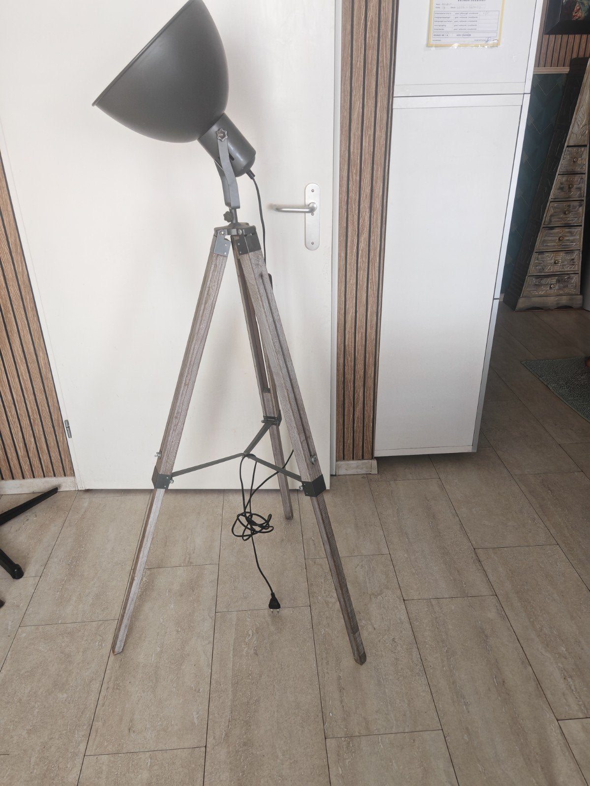 staande schemerlamp 20 euro, Huis en Inrichting, Lampen | Vloerlampen, Ophalen of Verzenden, 150 tot 200 cm
