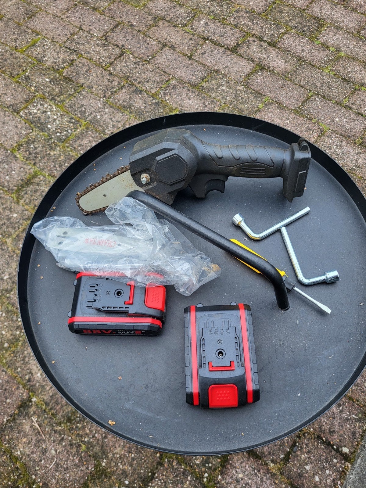 Compacte klein Accu Kettingzaag met Accu, Minder dan 30 mm, Gebruikt, Onbekend, Kettingzaag
