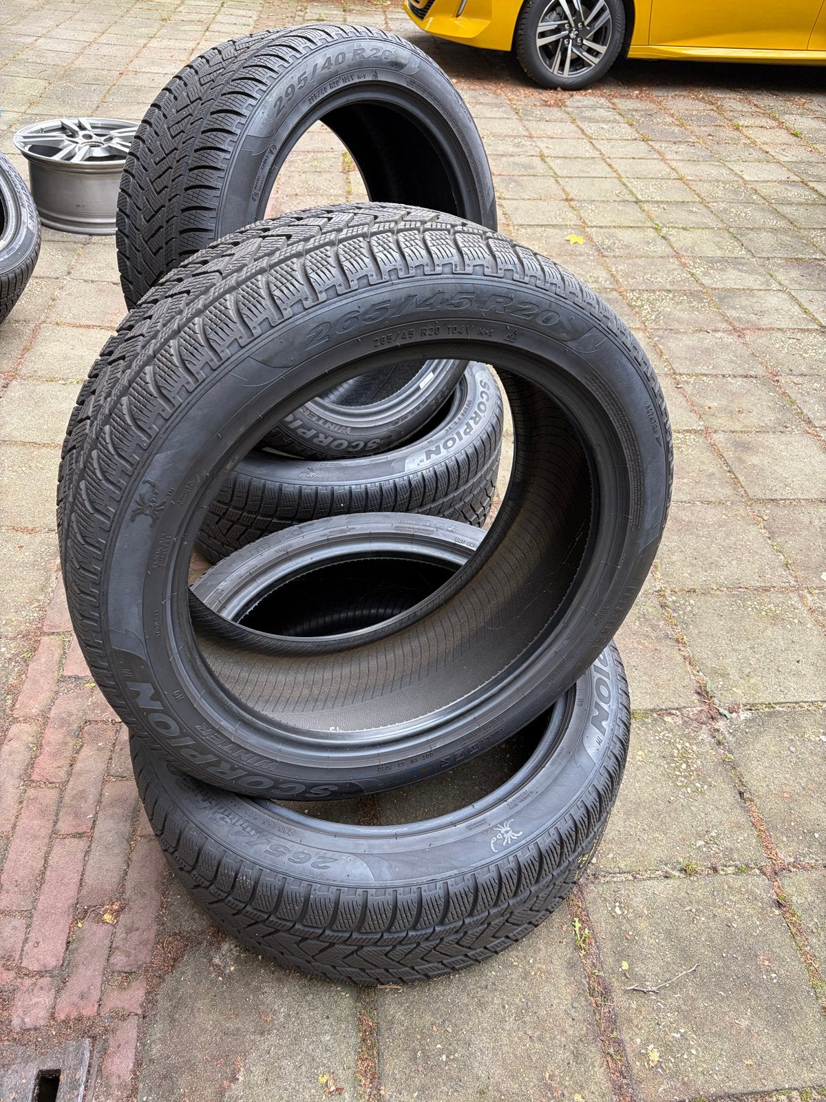 Pirelli Scorpion Winterbanden 295/40 R20 en 265/45 R20, Gebruikt, 295 mm, -, Pirelli Scorpion