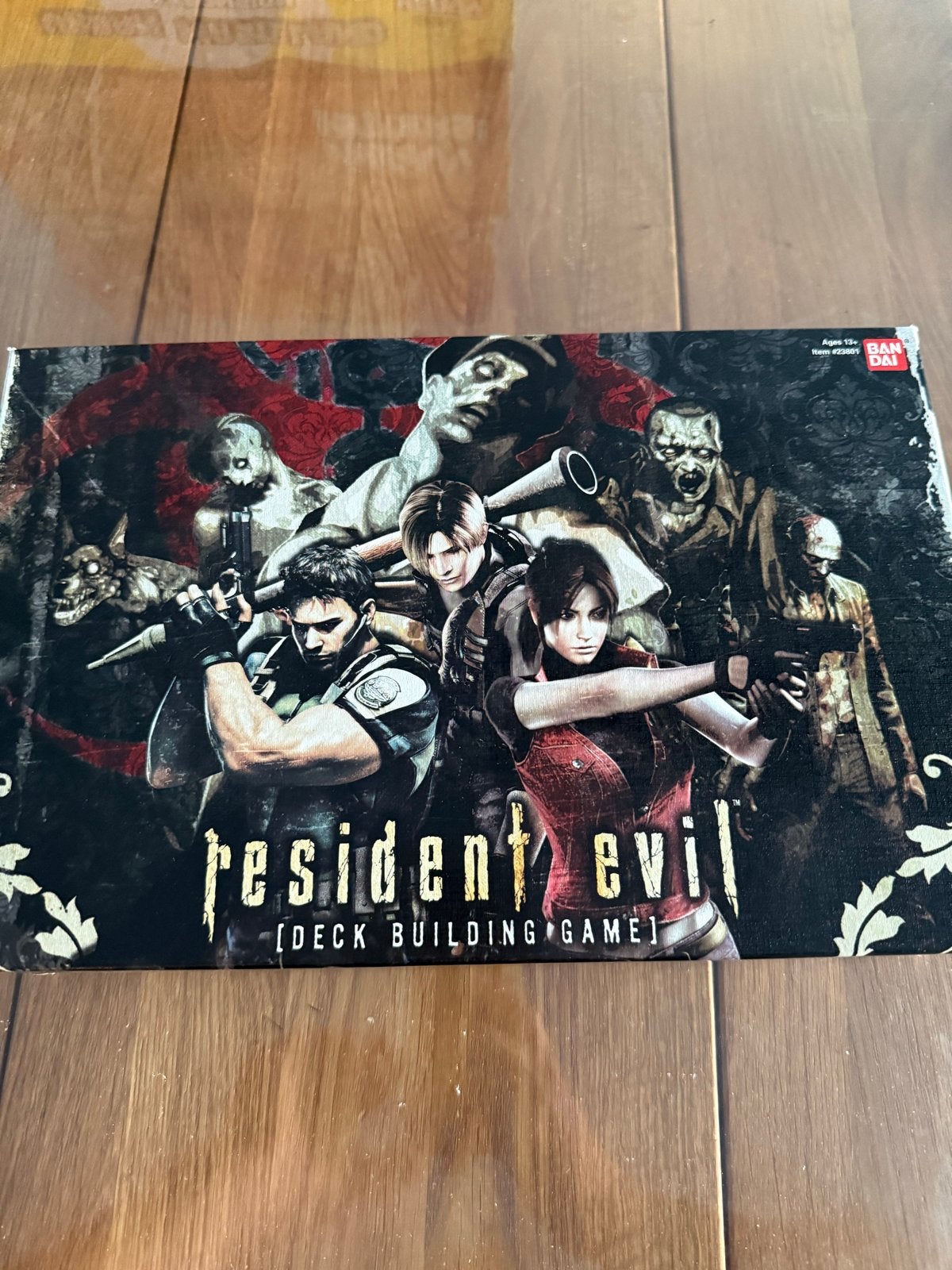 Resident Evil Deck Building Game, Een of twee spelers, Ophalen of Verzenden, Zo goed als nieuw