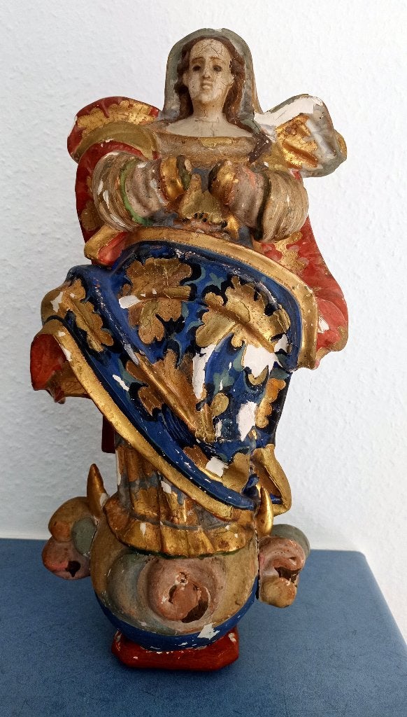 Houten gesneden beeldje van een vrouw (#0434), Antiek en Kunst, Kunst | Beelden en Houtsnijwerken, Verzenden, 20 - 50 cm, Beeld