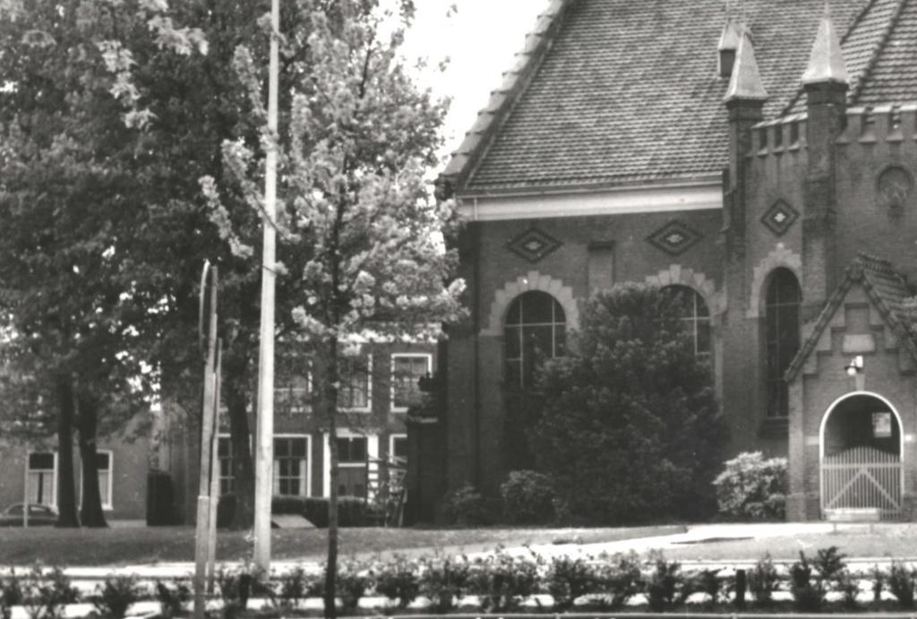 967483 s Gravendeel Ned Herv kerk 1973 ZH  Onbeschreven, Ophalen of Verzenden, 1960 tot 1980, Ongelopen, Zuid-Holland