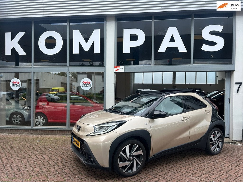 Toyota Aygo X 1.0 |12M GARANTIE|AUT|Keyless|CABRIO|Carplay|J, Auto's, Toyota, Gebruikt, Bruin, 4 stoelen, Adaptive Cruise Control