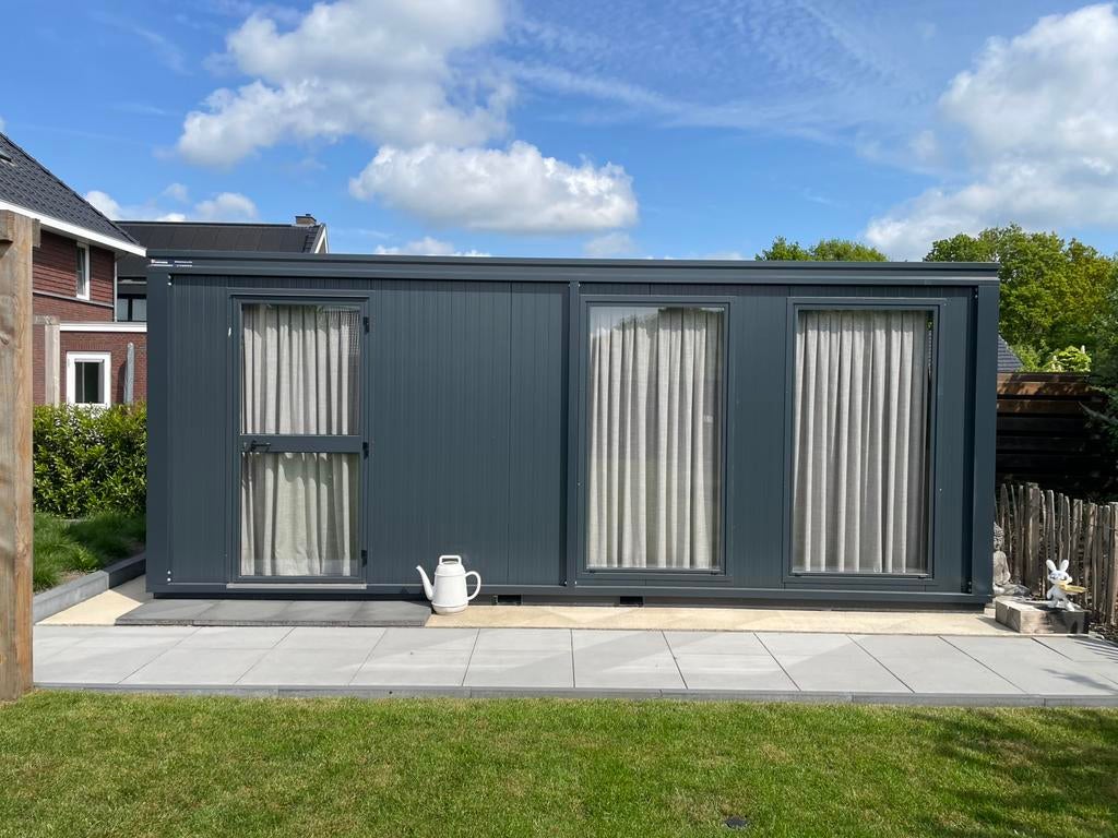 Woon-/containerunit 6x2,4mtr. in RAL7016, zo goed als nieuw, Zakelijke goederen, Machines en Bouw | Keten en Containers, Ophalen
