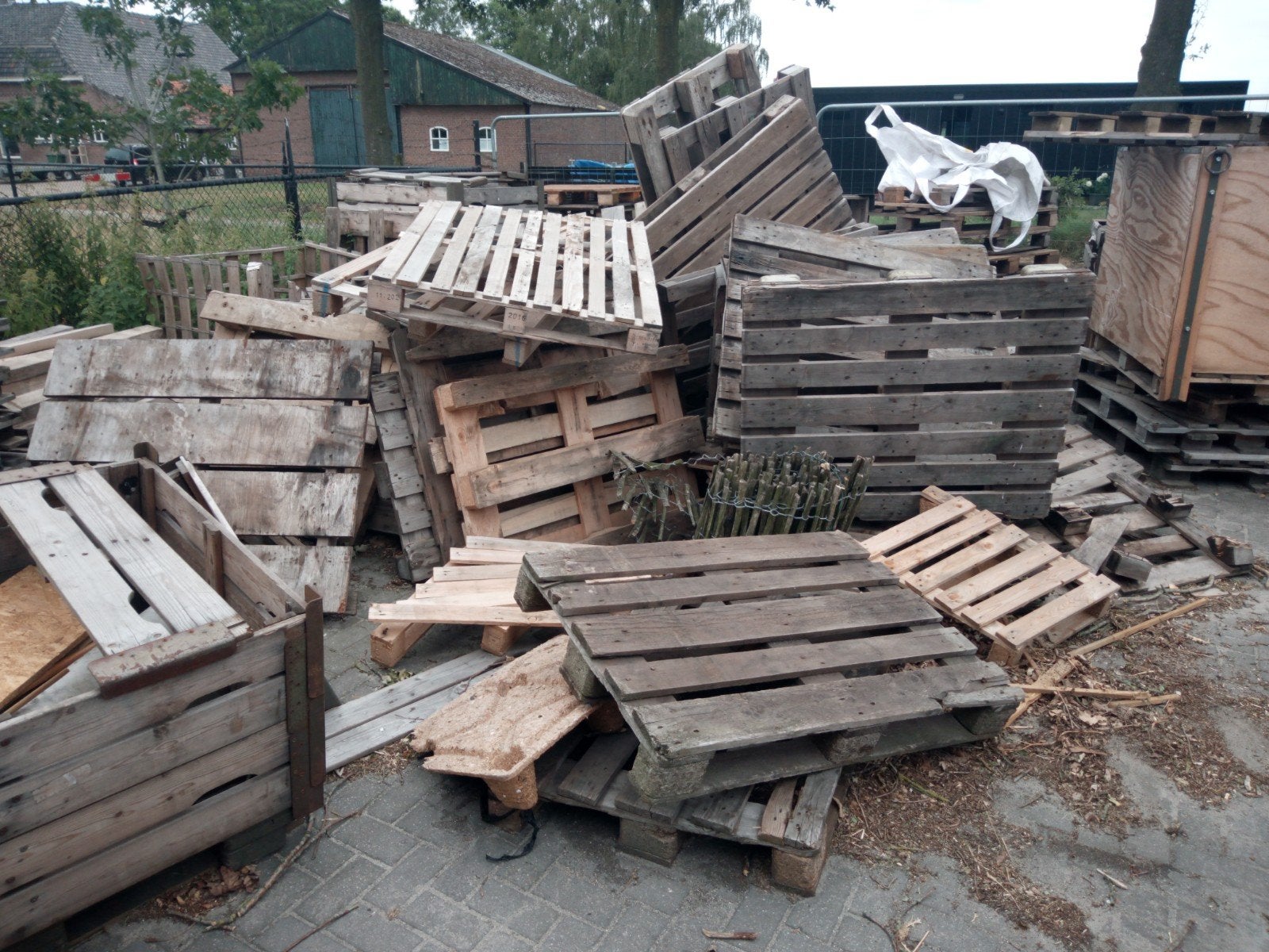 Gratis stookhout brandhout afhalen in Riel, Minder dan 3 m³, Ophalen