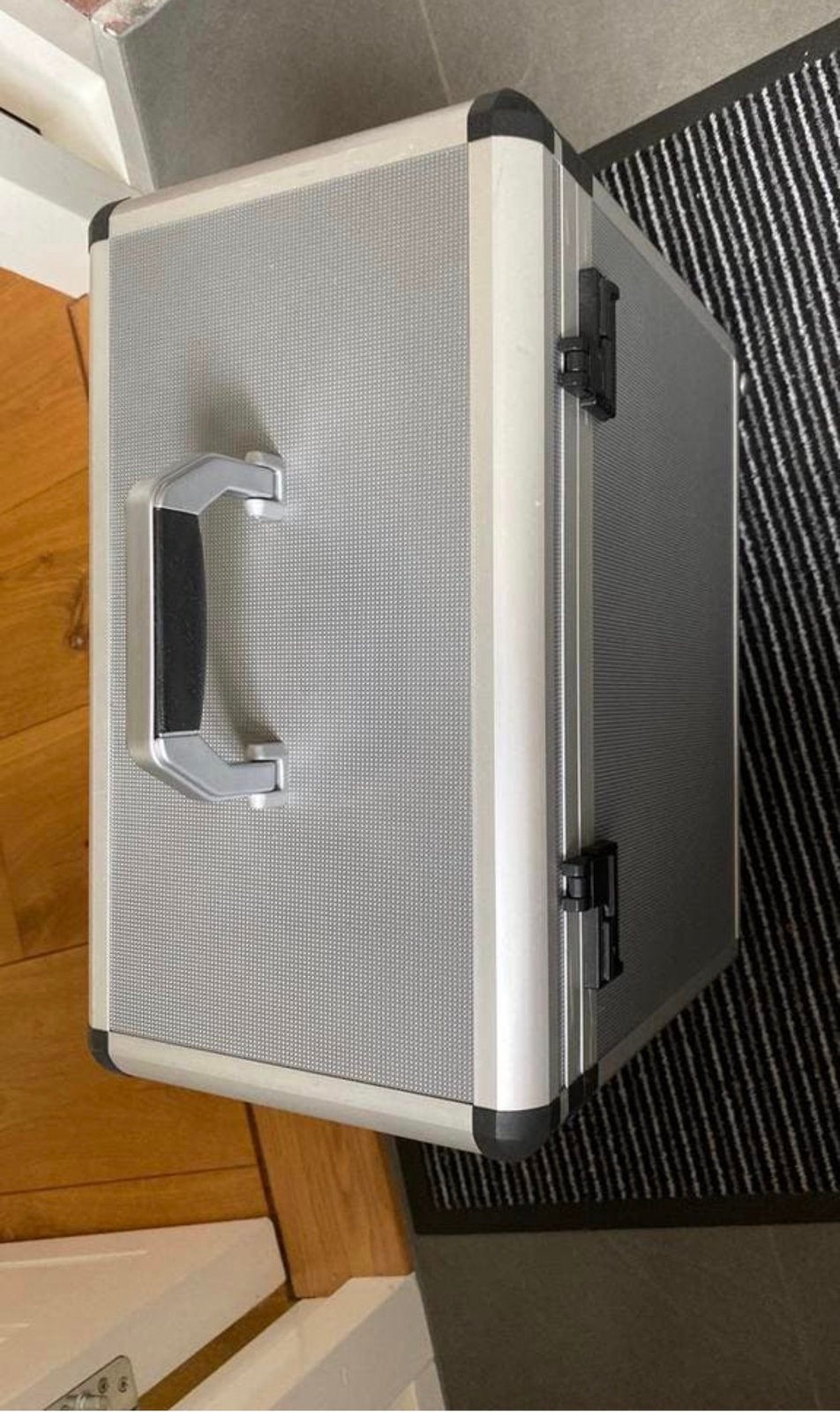 Nieuwe Hulshoff aluminium koffer met trolley, Sieraden, Tassen en Uiterlijk, Koffers, Ophalen of Verzenden, Nieuw