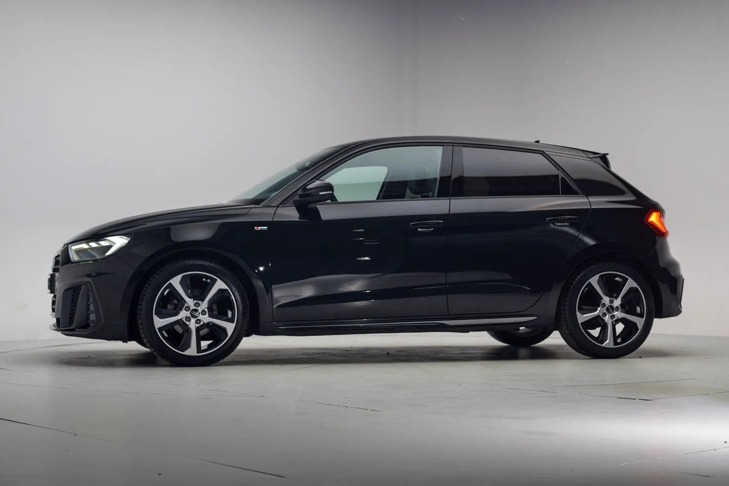 Audi A1 SPORTBACK 30 TFSI S-line [ LED Apple / Android Stoel, Auto's, Audi, LED verlichting, Bedrijf, Handgeschakeld, 19 km/l