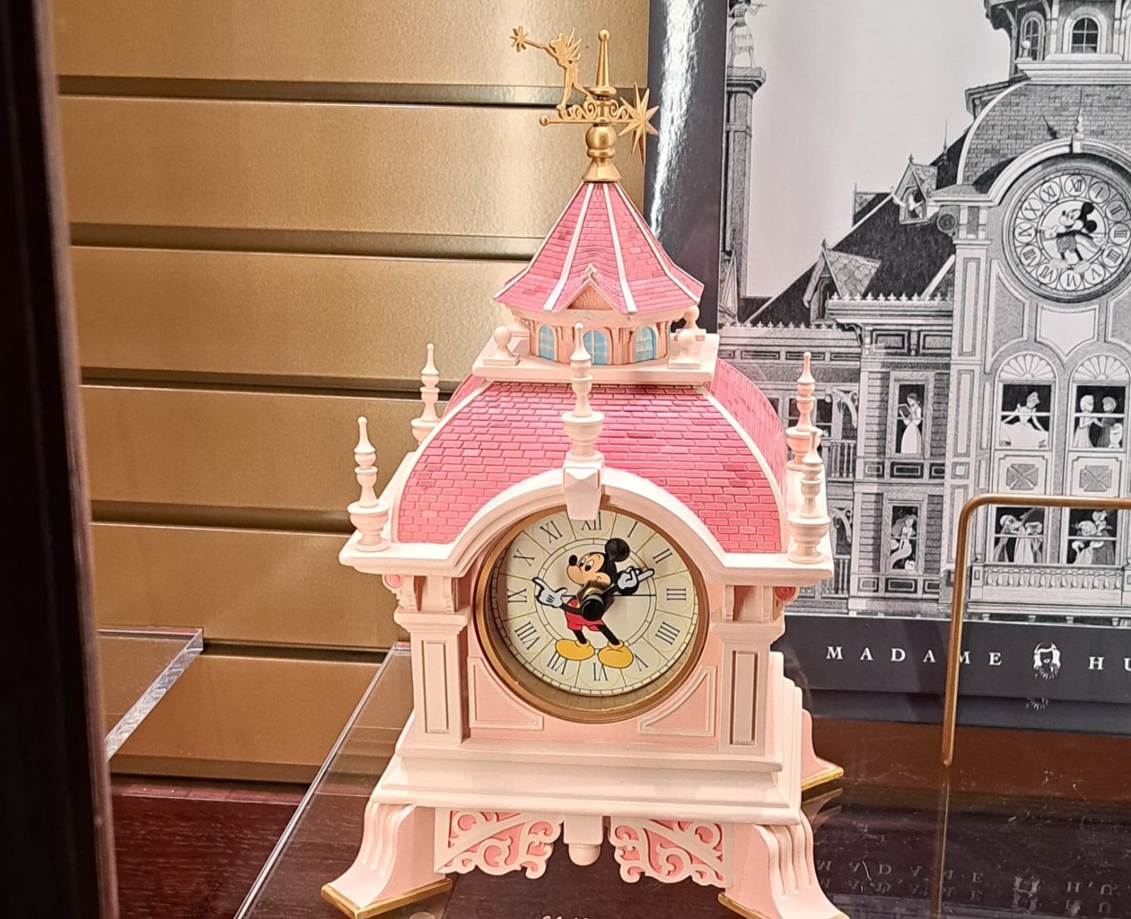 Disneyland Parijs Hotelklok met Mickey Mouse, Verzamelen, Disney, Ophalen of Verzenden, Mickey Mouse, Nieuw, Beeldje of Figuurtje