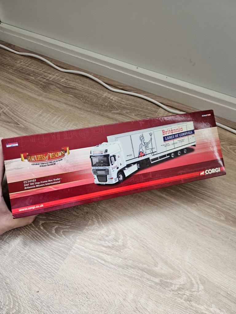 Corgi DAF XF 95 Space Cab Box Trailer Britannia Limited, Hobby en Vrije tijd, Modelauto's | 1:50, Ophalen of Verzenden, Nieuw