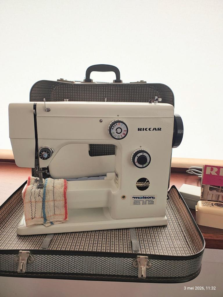 Te koop, Hobby en Vrije tijd, Naaimachines en Toebehoren, Ophalen, Gebruikt, Naaimachine, Overige merken