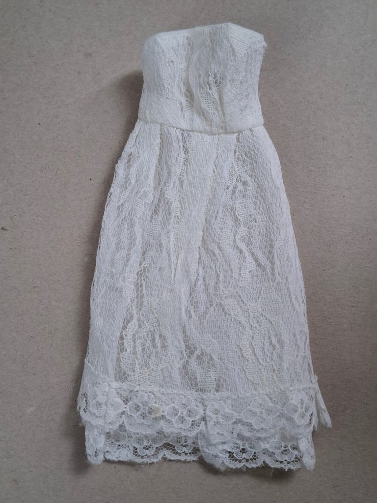 Vintage Barbie Clone kanten jurk jaren 60, Verzamelen, Ophalen of Verzenden, Gebruikt, Kleertjes