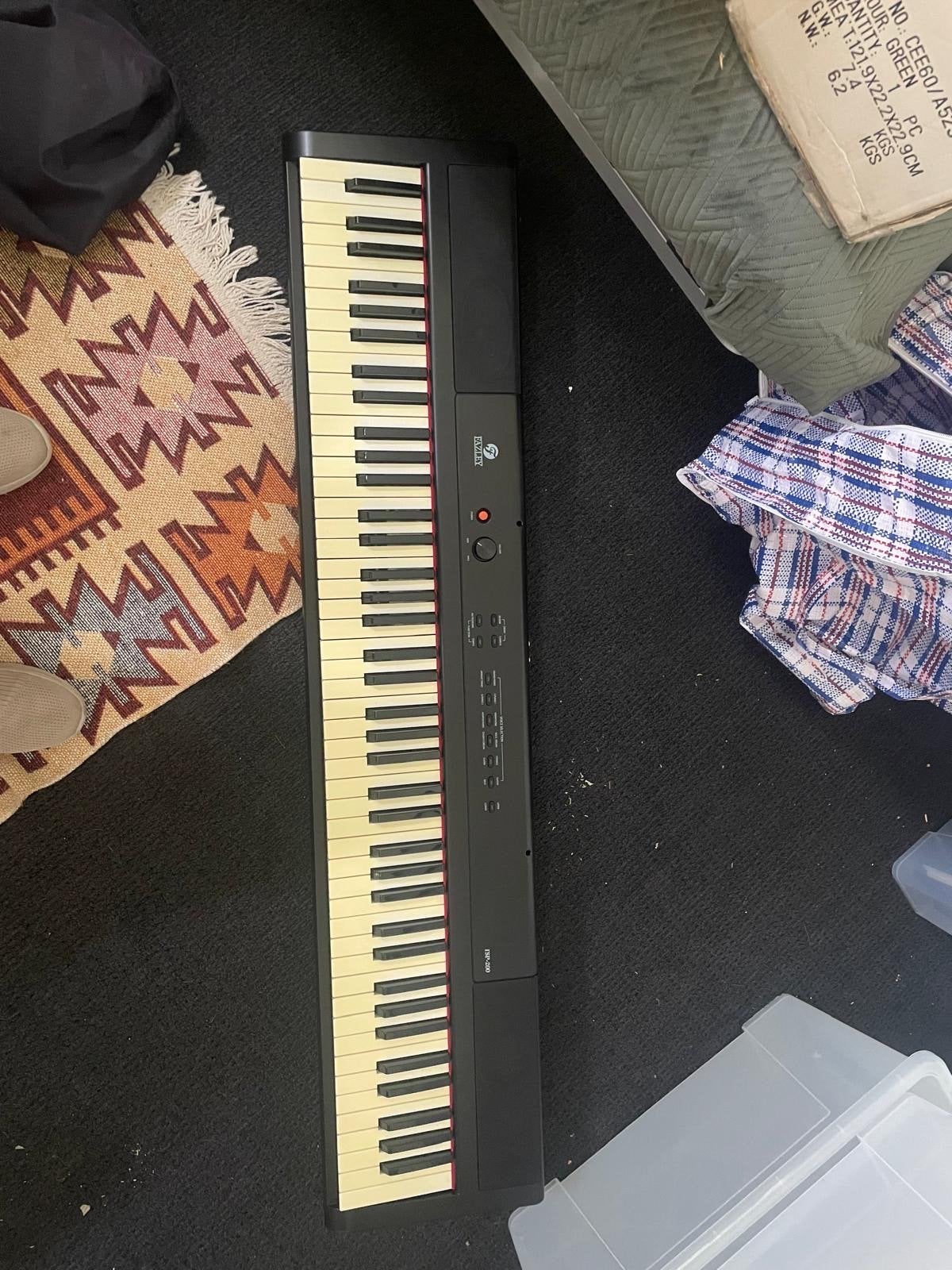 Fazley FSP-200 Digitale Piano met Standaard en Bankje, 88 toetsen, Zo goed als nieuw, Aanslaggevoelig, Ophalen