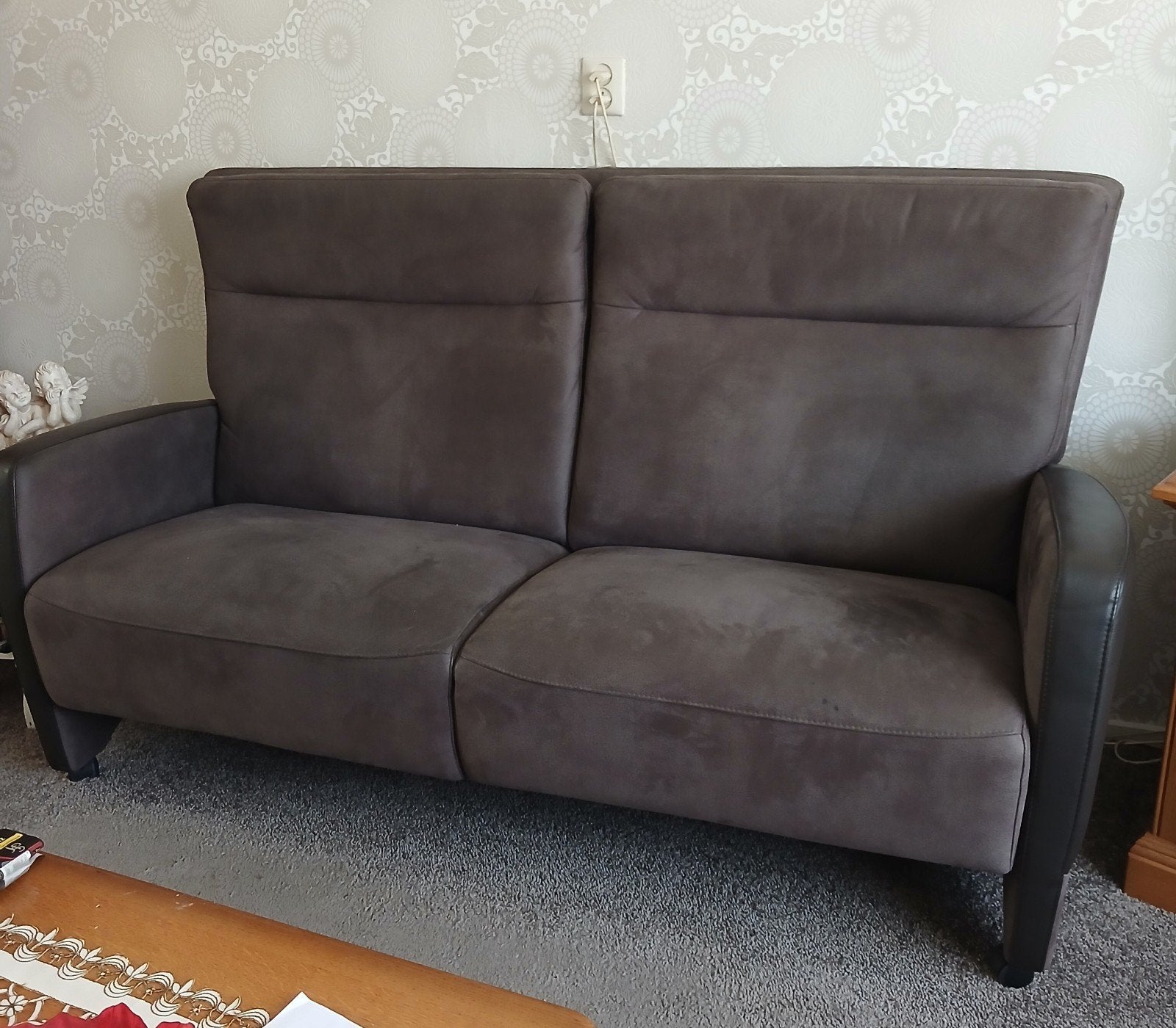GRATIS op te halen. Lederen bankstel en lederen stoel, Huis en Inrichting, Banken | Bankstellen, Ophalen, Gebruikt, 150 tot 200 cm