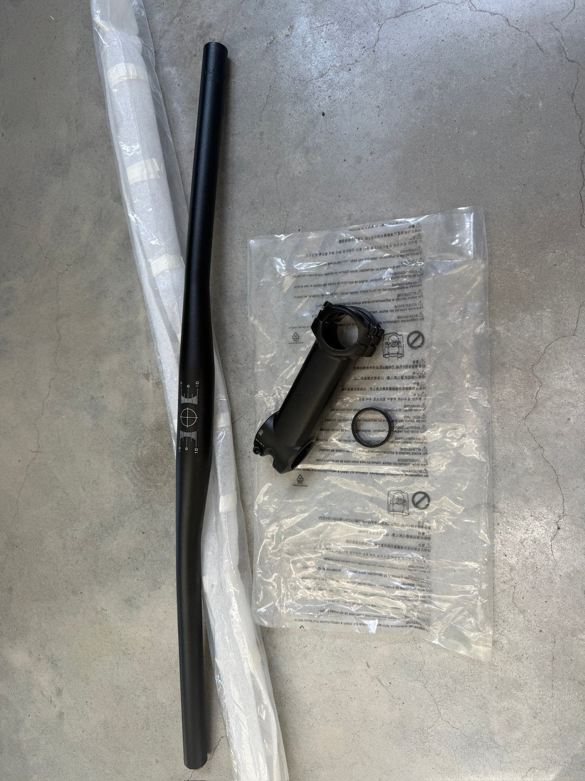 2x set van nieuw fietsstuur & nieuwe stuurpen, zwart, alu, Ophalen of Verzenden, Nieuw