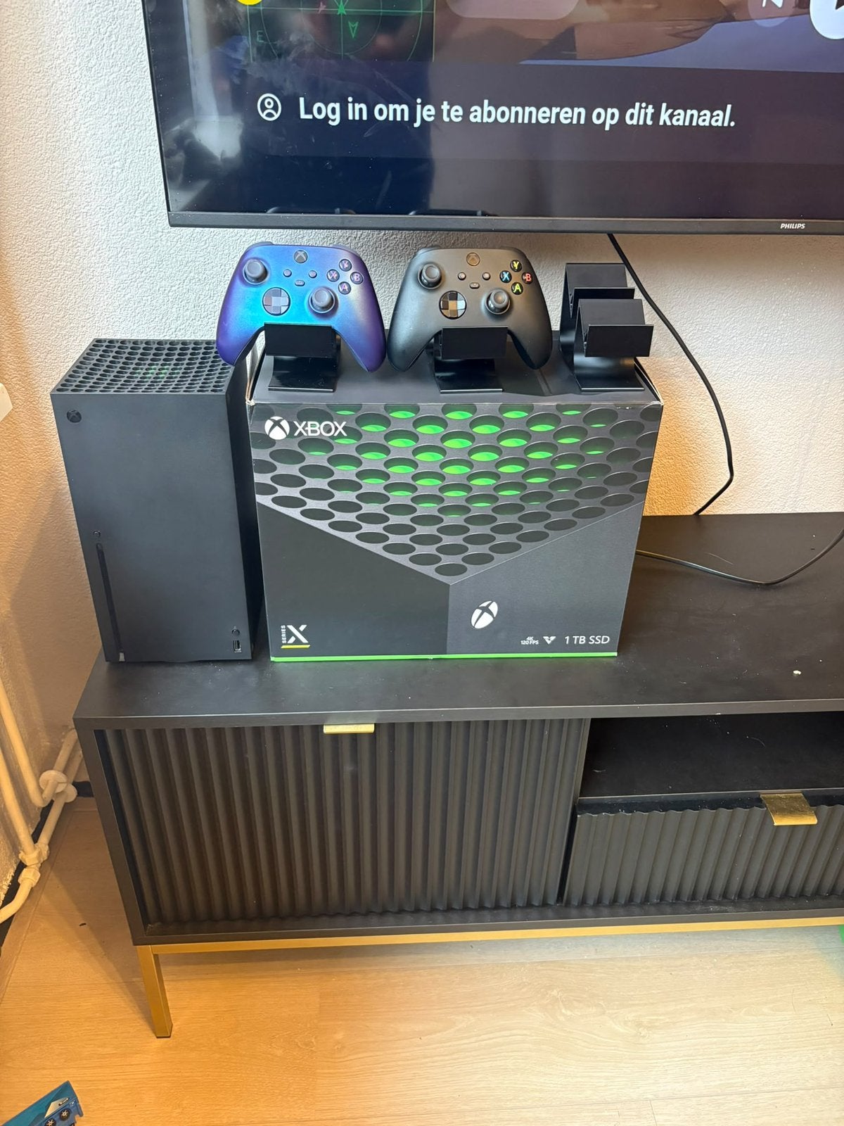 Xbox series x console met 2 controllers