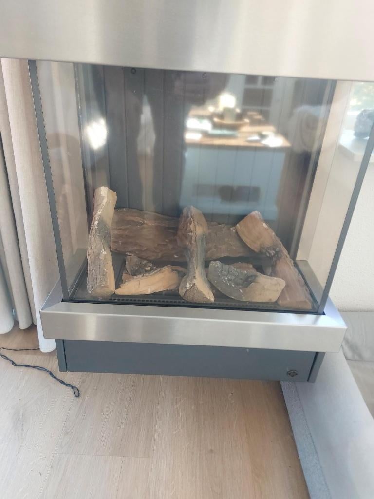 Gashaard met rookkanaal e.d. + afstandsbediening € 75,-, Ophalen, Gebruikt, Hangende haard, Gashaard
