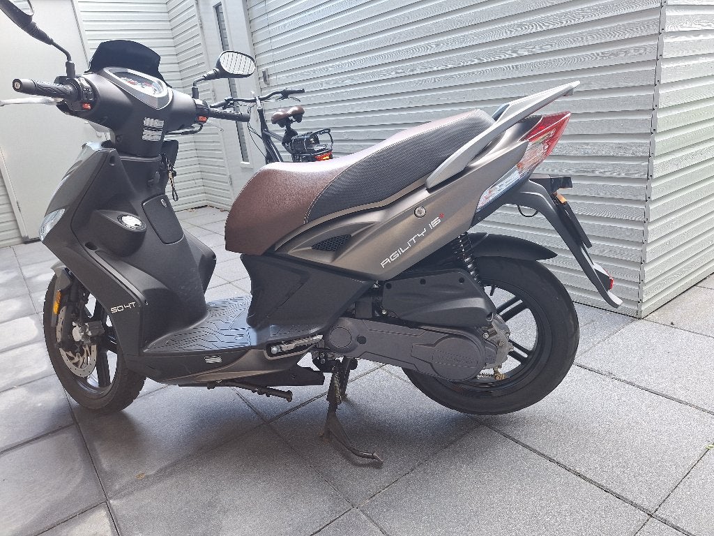 Bromscooter Kymco Agility 16+, Fietsen en Brommers, Scooters | SYM, Gebruikt, Overige modellen, Maximaal 45 km/u, Benzine, Ophalen