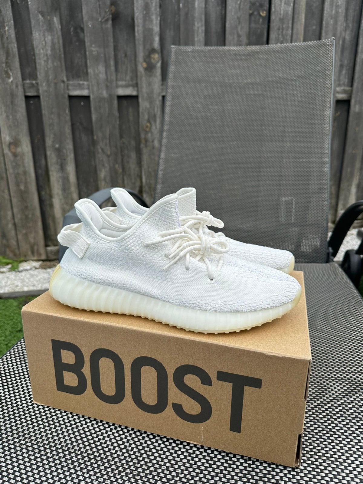 Adidas Yeezy Boost 350 V2 "Cream" 45 1/3, Kleding | Heren, Wit, Nieuw, Ophalen of Verzenden, Sneakers of Gympen