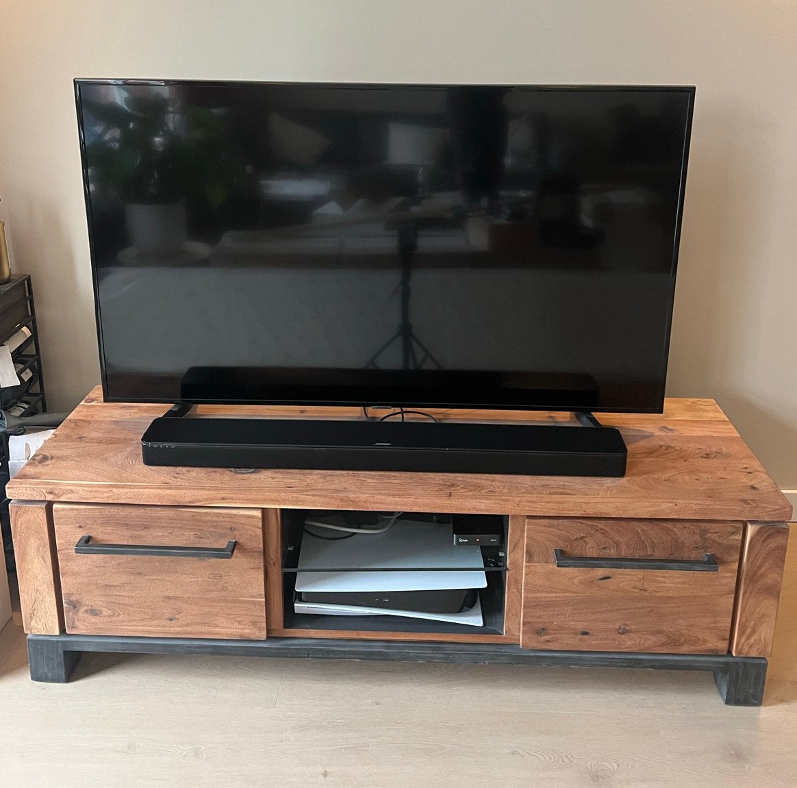 TV-meubel TV Dressoir van massief hout, Huis en Inrichting, Kasten | Televisiemeubels, Ophalen, 150 tot 200 cm, Zo goed als nieuw
