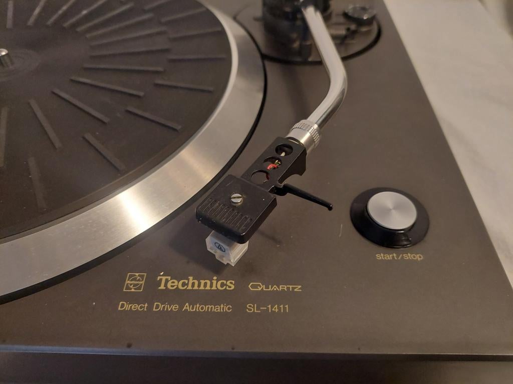 Technics SL-1411 Quartz met audio technica element en naald, Ophalen, Automatisch, Zo goed als nieuw, Platenspeler